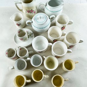 Lote de Azucarero, Lechera, Pocillos y Platillos Villeroy & Boch y Olmos - imagen 2