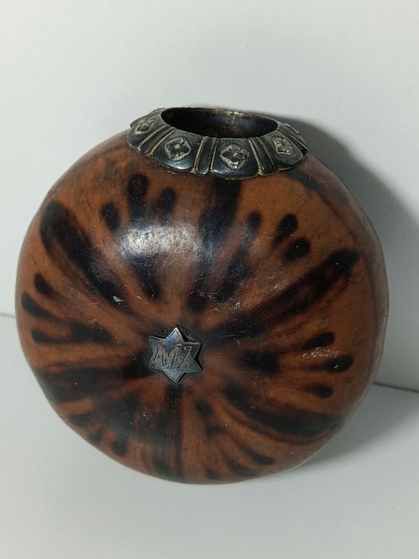 Lote anterior: Mate Galleta de Calabaza con Virola de Plata y Oro