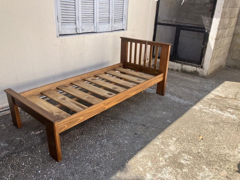 Cama de Madera Maciza para una Plaza - imagen 4