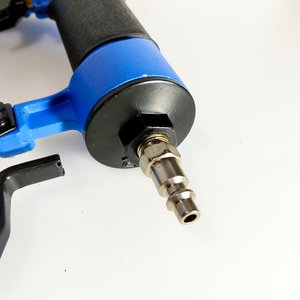 Clavadora neumatica ( caja blanca ) - imagen 2