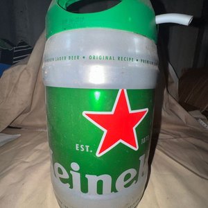 Lote siguiente: Porrón Expendedor de Cerveza Heineken Vacío 5 Litros