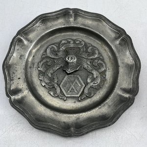 Plato Decorativo Metálico Antigua Fábrica de Armas Belga - imagen 2