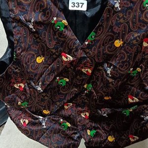 Lote siguiente: Chaleco de Vestir Estampado con Personajes y Botones de Colores