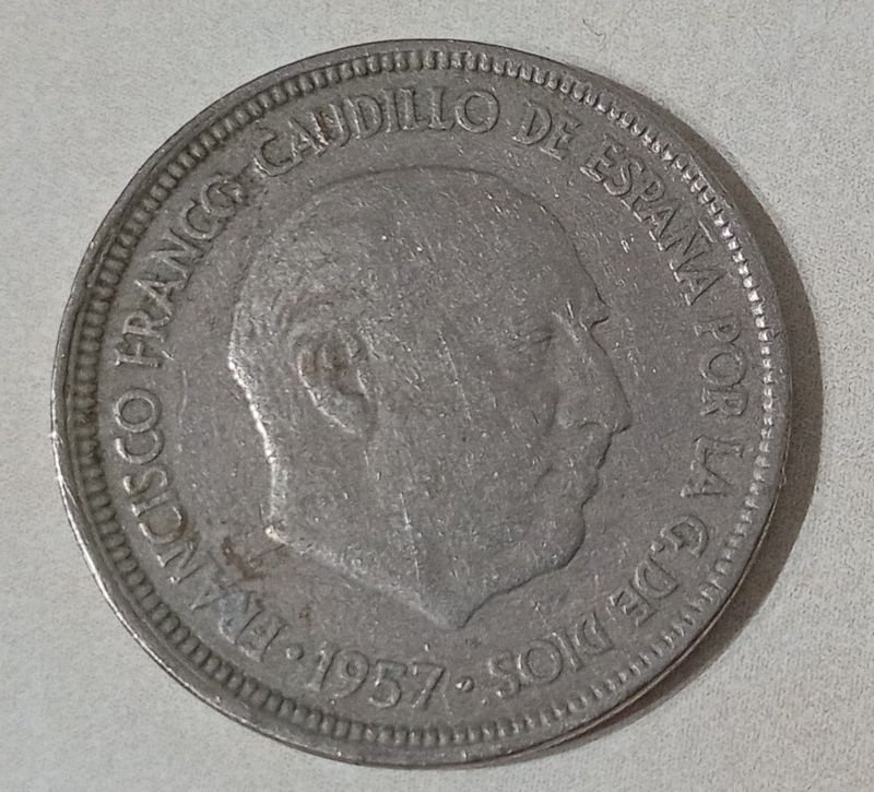 Lote anterior: Moneda española de 5 Pesetas acuñada en el año 1957