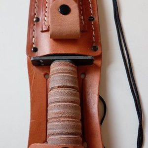 Cuchillo de Supervivencia Ontario Americano con Funda de Cuero y Piedra de Afilar - imagen 1