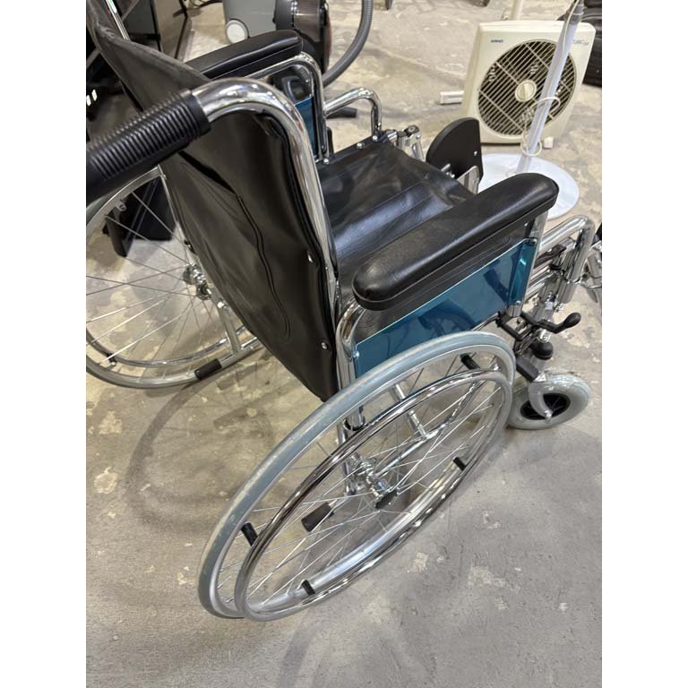 Silla de ruedas con detalles - imagen 2