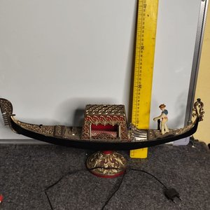 Velador Veneciano en Plástico con Figura y Luces - imagen 3