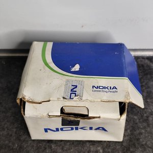 Teléfono Celular Nokia 1100 con Caja y Cargador Original - imagen 2