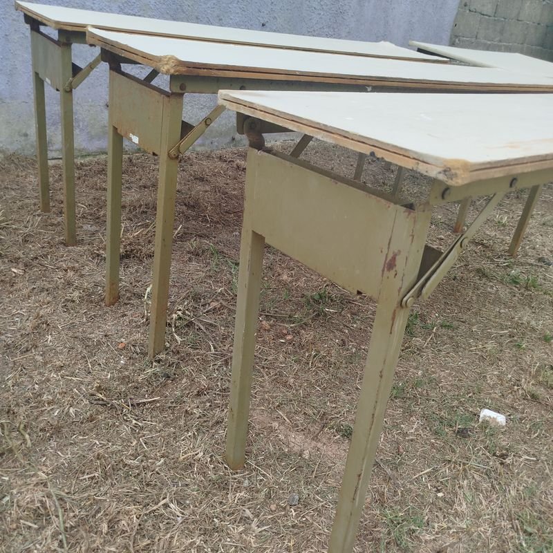 Mesas plegables de hierro con superficie plana y ajustable - imagen 3