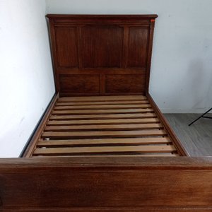 Cama de Roble Estilo Clásico Plaza y Media - imagen 3