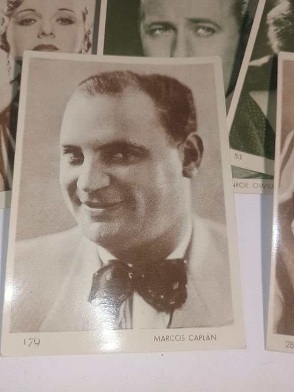 Colección de portadas en blanco y negro de actrices y actores del pasado - imagen 1