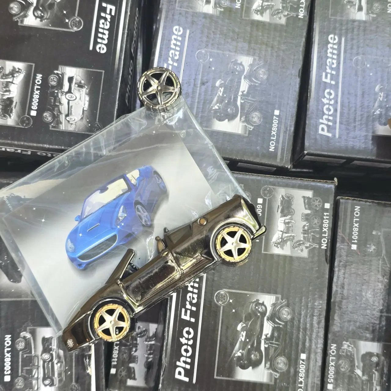 Colección de marcos fotográficos con coches modelo - imagen 1