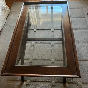 Mesa de Centro Rectangular de Madera y Vidrio - imagen 1