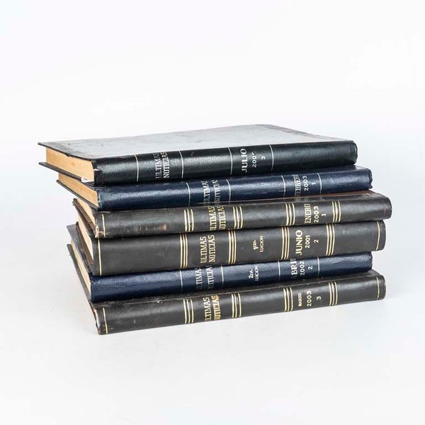 Colección de periódicos del diario Ultimas Noticias de los años 90 y 2000
