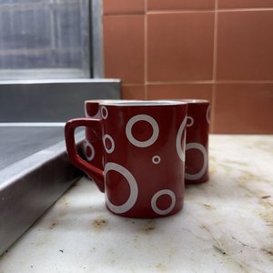 Conjunto de 14 Tazas Cerámicas: Nescafé, Coca-Cola y Diseños Festivos - imagen 21
