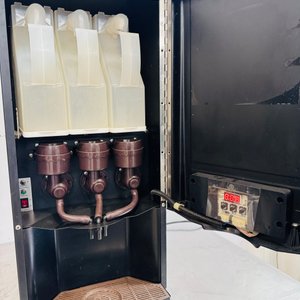 Máquina Expendedora Automática de Bebidas Calientes (Café y Chocolate) - imagen 3