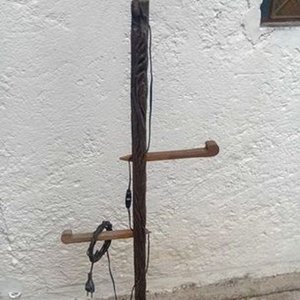Lámpara de Pie Rústica en Madera Dura, 1.40m, Sin Pantalla - imagen 2