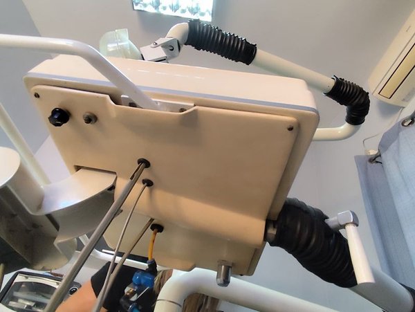 Silla de masaje relajante con piezas ajustables y contenedor de bebida - imagen 13