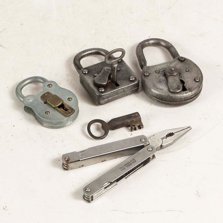 Lote anterior: Candados y pinzas de metal mecánicos