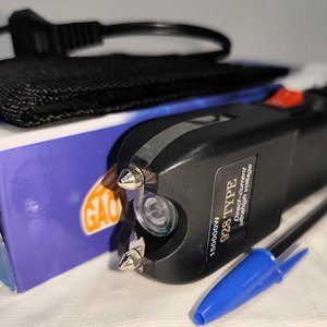 Picana Eléctrica de Autodefensa Recargable con Linterna - imagen 3