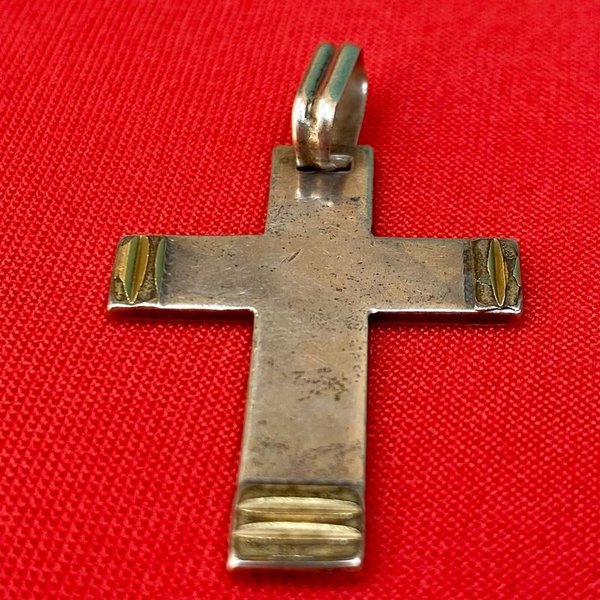 Cruz de plata con detalles en oro - imagen 2