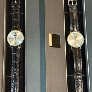 Dos Relojes de Caballero FINA de Cuero Negro - imagen 2