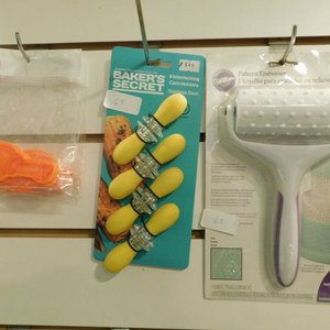 Lote de pinchos para agarre de choclo, rodillo texturizador y moldes - imagen 1