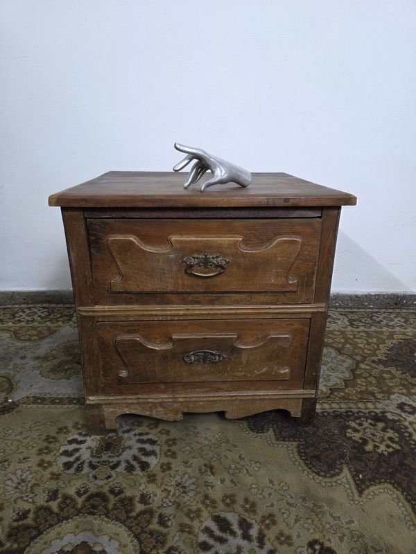 Antigua cajonera de madera con detalles de plata - imagen 2