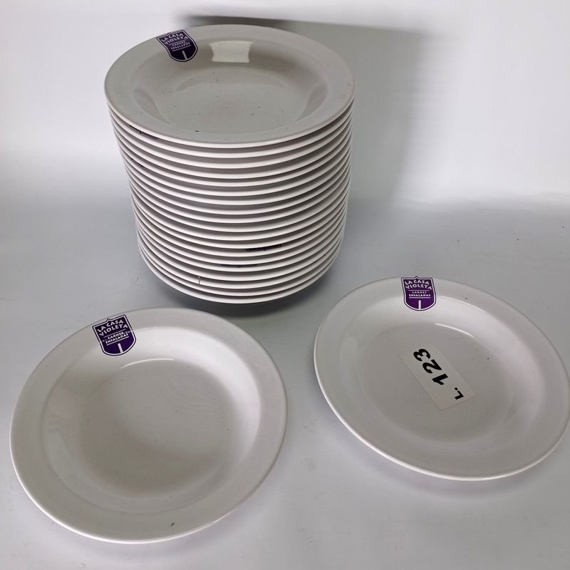 Platos de porcelana Olmos con logo de La Casa Violeta - imagen 4