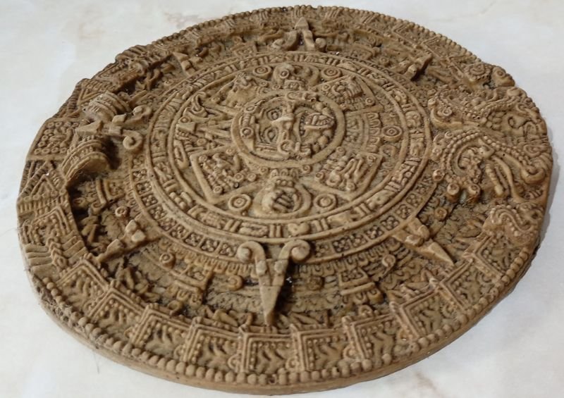 Colgante con forma de Calendario Azteca - Pieza antigua - imagen 2