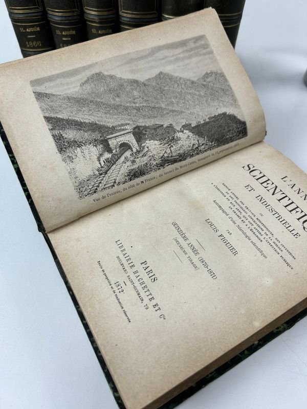 Colección de libros científicos encuadernados en cuero con detalles dorados - imagen 4