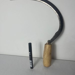Hoz Antigua con Mango de Madera - imagen 4