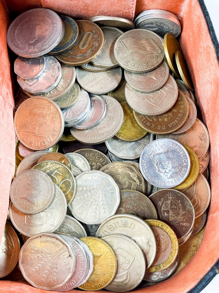 Colección de monedas en diferentes colores - imagen 4