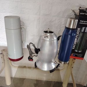 Lote anterior: Lote de Cafetera Eléctrica Vintage y Dos Termos