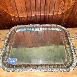 Lote anterior: Bandeja Antigua con Asas y Bordes Labrados