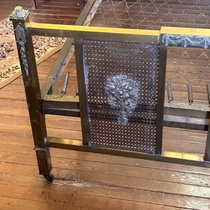 Cama Antigua de Bronce con Detalles Ornamentales - imagen 3
