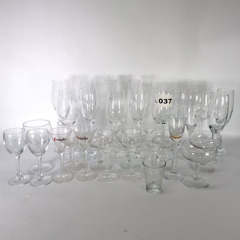 Lote anterior: Copas de vino, licor y champagne en buen estado