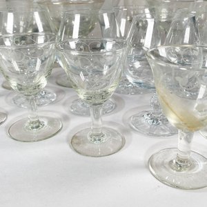 Variedad de Copas de Cristal Hialino con Grabados - imagen 2