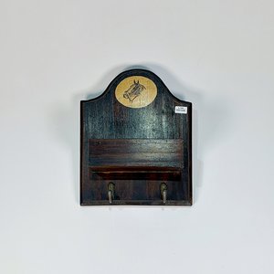 Repisa de Madera con Perchas y Decoración de Cabeza de Caballo - imagen 1