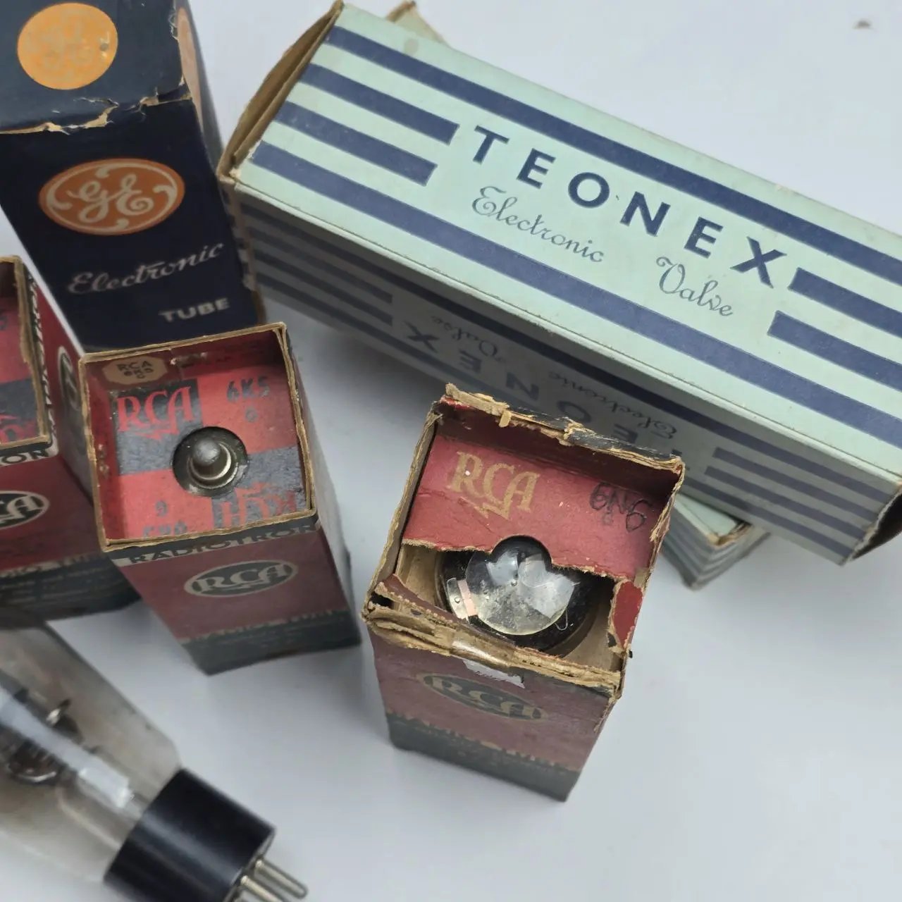 Item lote-28-valvulas-varias-x7 - Image 3