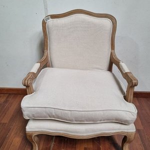 Lote anterior: Sillón Estilo Luis XV Madera Clara Tapizado Natural