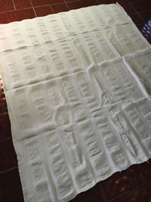9 Cubremanteles Blancos de Tela