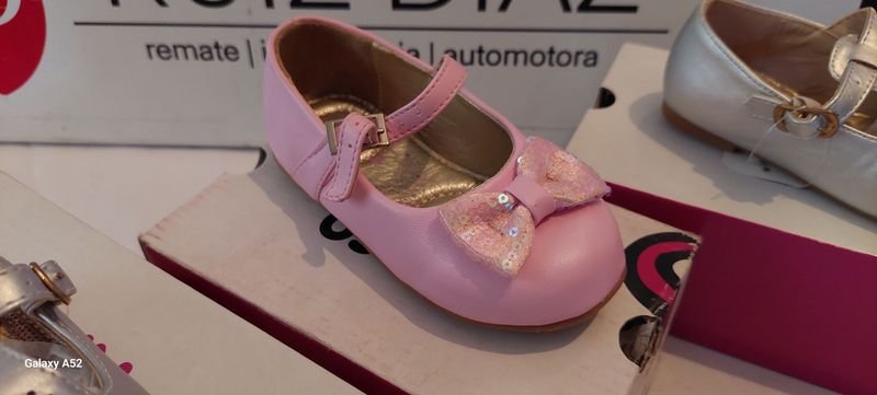 Calzado de mujer en venta - Talle 23 - imagen 3