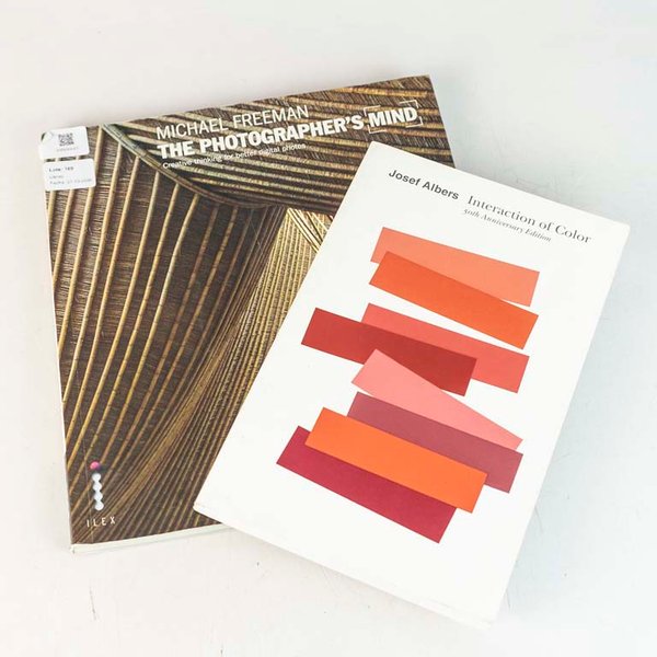 Libros "The Photographer's" de Michael Freeman e "Interacción del Color" de Josef Albers - imagen 1