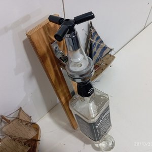 4 Piezas Decorativas: Dispensador Jack Daniel's con Vaso Shot y 2 Maquetas de Barcos - imagen 4