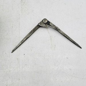 Antiguo Compás de Hierro con Soporte de Mano - imagen 3
