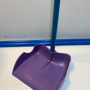 Set de Limpieza: Papelera Aroplast 20L, Escoba, Lampazo y Pala - imagen 4
