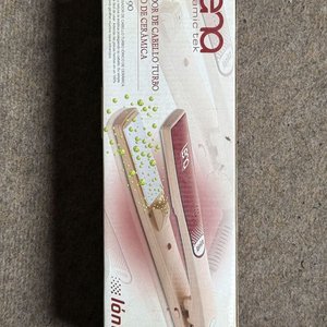 Lote siguiente: Plancha Alisadora de Cabello Lena Modelo ML-90 Cerámica Iónica