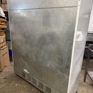 Botellero Refrigerado Aucma Tres Puertas Vidriadas con Ruedas - imagen 6