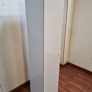 Placard Vertical de Melamina con Estantes y Perchas - imagen 3